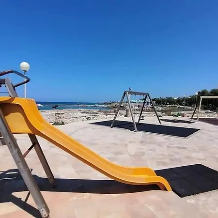 Tra Ulivi E Mare *
