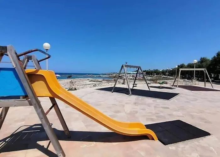 Tra Ulivi E Mare *